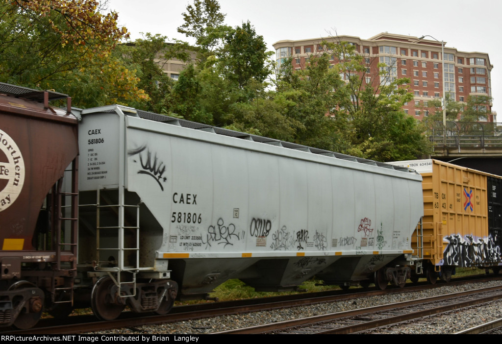 581806